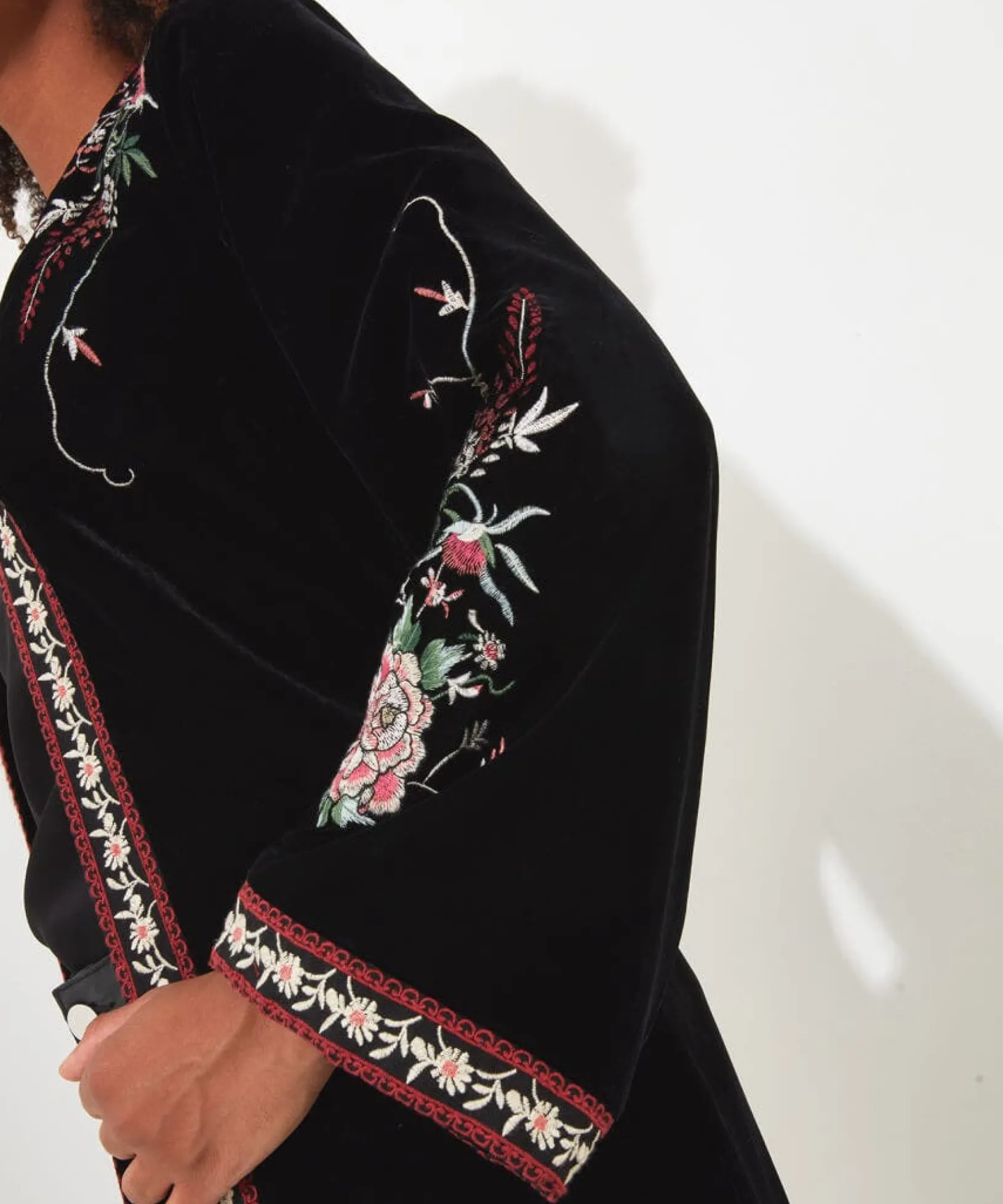 boutique_embroidered_kimo_5.webp Shop Women's Collection | Occasion Outfits | Gifts | Coats & Jackets | Top Picks | Top Picks | Women's | Women's Joe Browns Boutique Embroidered Kimono Black