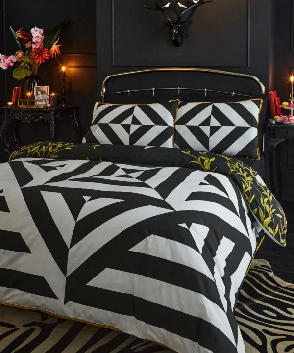Bedroom | Rebel Residence | Floral Décor | Nature Décor | Animal Décor | Bedding | Home | Home | Home | Home | Home | Home Joe Browns Candescent Cranes Reversible Bed Set Black