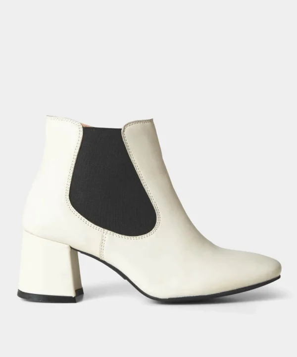 Sale Boots & Shoes | Women's Joe Browns Carefree Leather Chelsea Boots Winter White