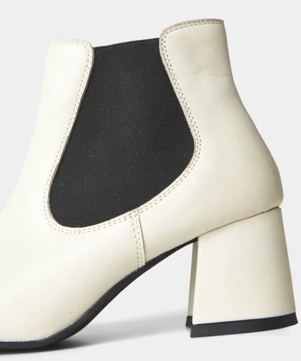 Sale Boots & Shoes | Women's Joe Browns Carefree Leather Chelsea Boots Winter White