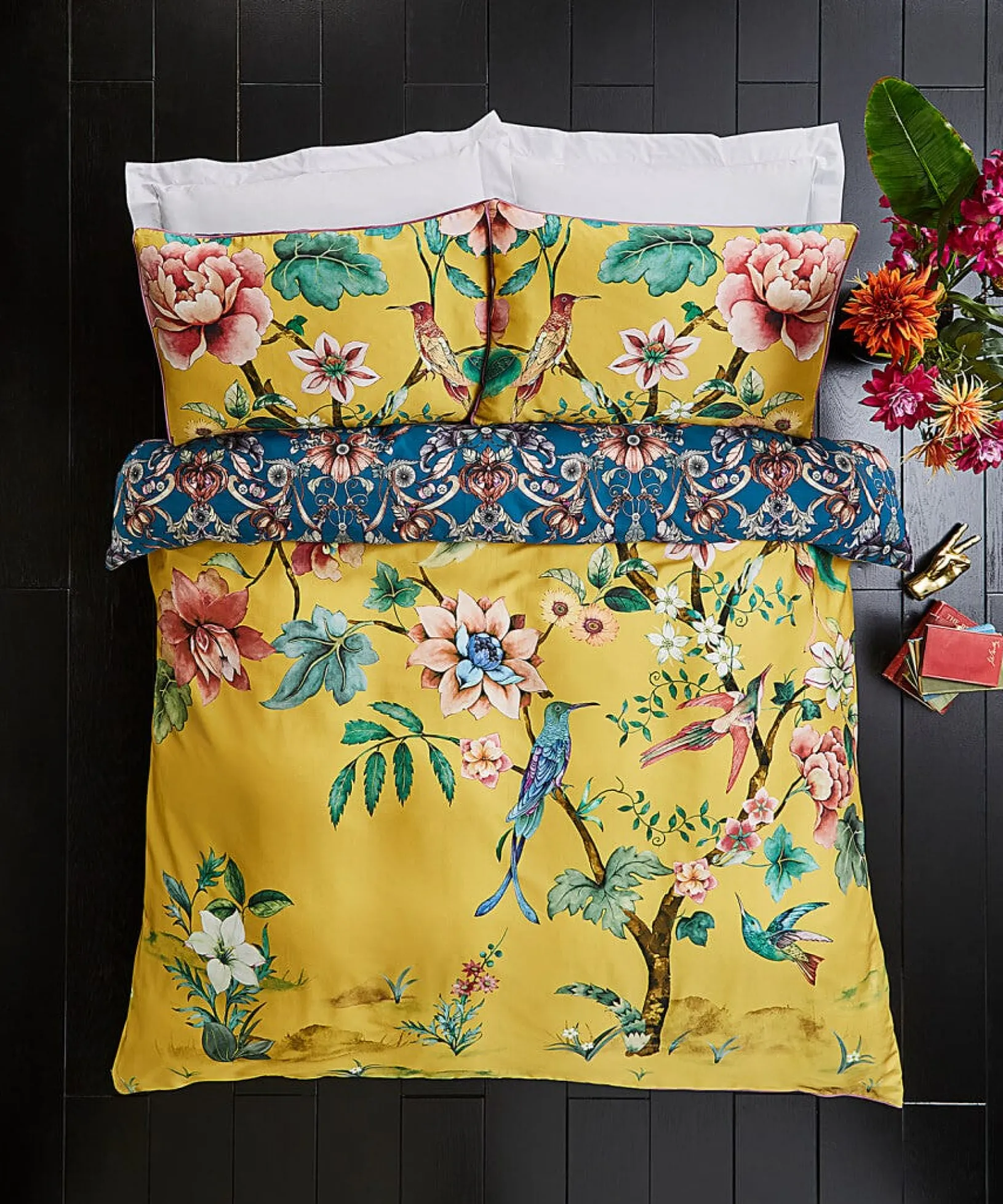 contemporary_chinoiserie__0.webp Bedroom | Rebel Residence | Floral Décor | Nature Décor | Animal Décor | Bedding | Home | Home | Home | Home | Home | Home Joe Browns Contemporary Chinoiserie Reversible Bed Set Chartreuse