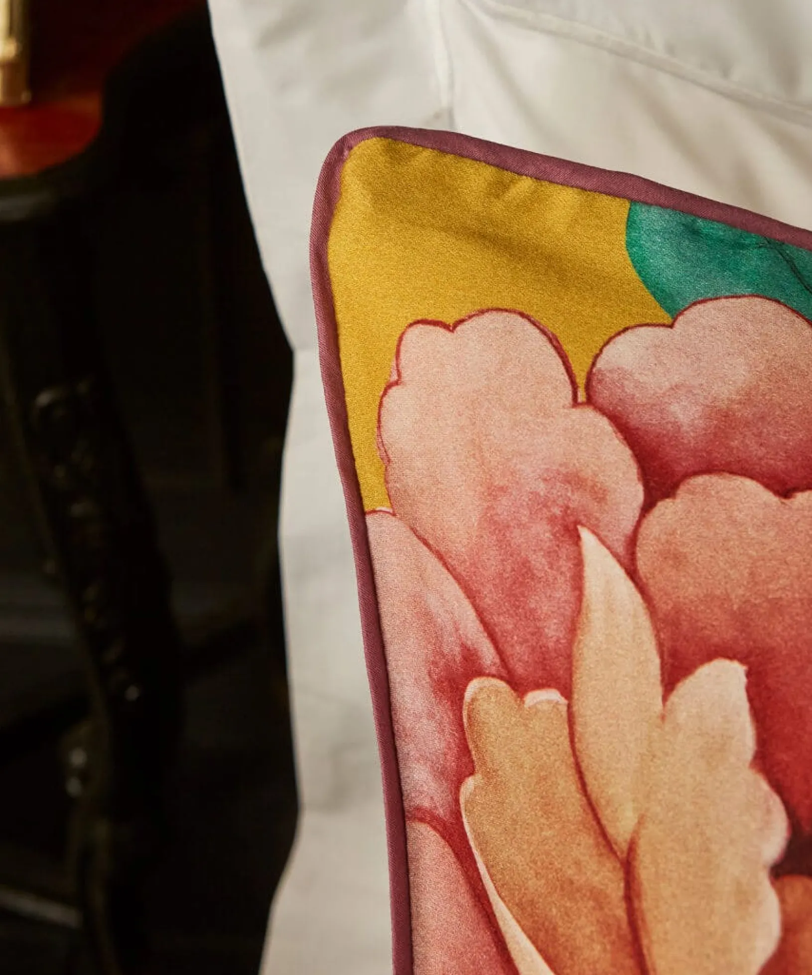 contemporary_chinoiserie__7.webp Bedroom | Rebel Residence | Floral Décor | Nature Décor | Animal Décor | Bedding | Home | Home | Home | Home | Home | Home Joe Browns Contemporary Chinoiserie Reversible Bed Set Chartreuse