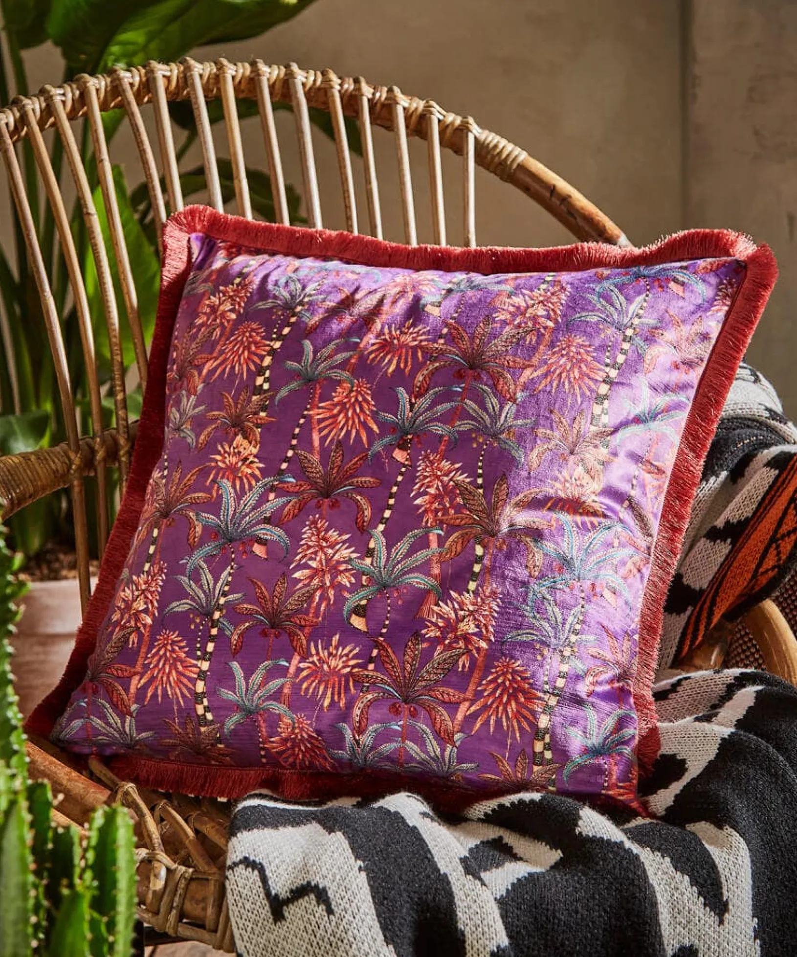 hypnotic_horses_reversibl_3-1.webp Living Room | Bedroom | Endless Sunsets | Nature Décor | Animal Décor | Cushions & Throws | Home | Home | Home | Home | Home | Home Joe Browns Hypnotic Horses Reversible Cushion Multi