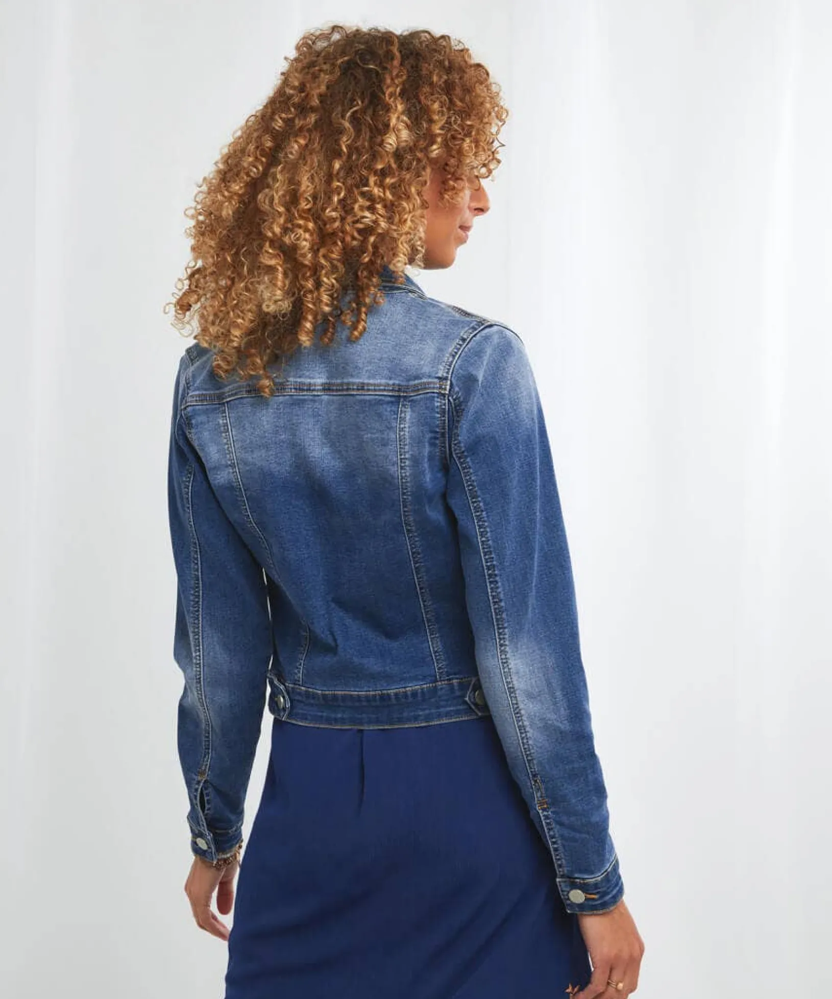 joes_essential_denim_jack_3.webp Denim Styles | Coats & Jackets | Women's | Women's Joe Browns Joe's Essential Denim Jacket Blue