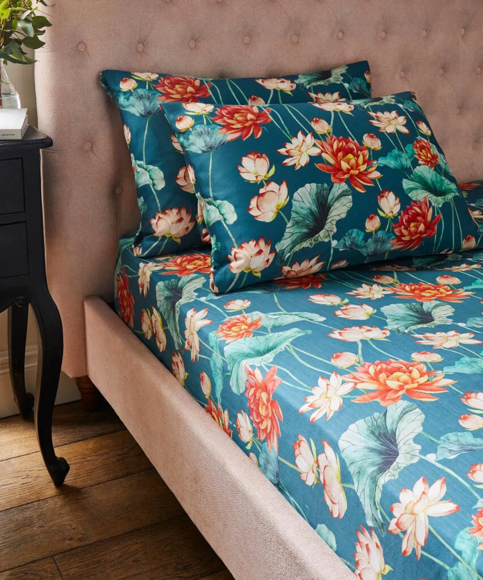 lush_lotus_printed_floral_0.webp Floral Décor | Nature Décor | Sale Bedding | Home | Home | Home Joe Browns Lush Lotus Printed Floral Bedding Multi