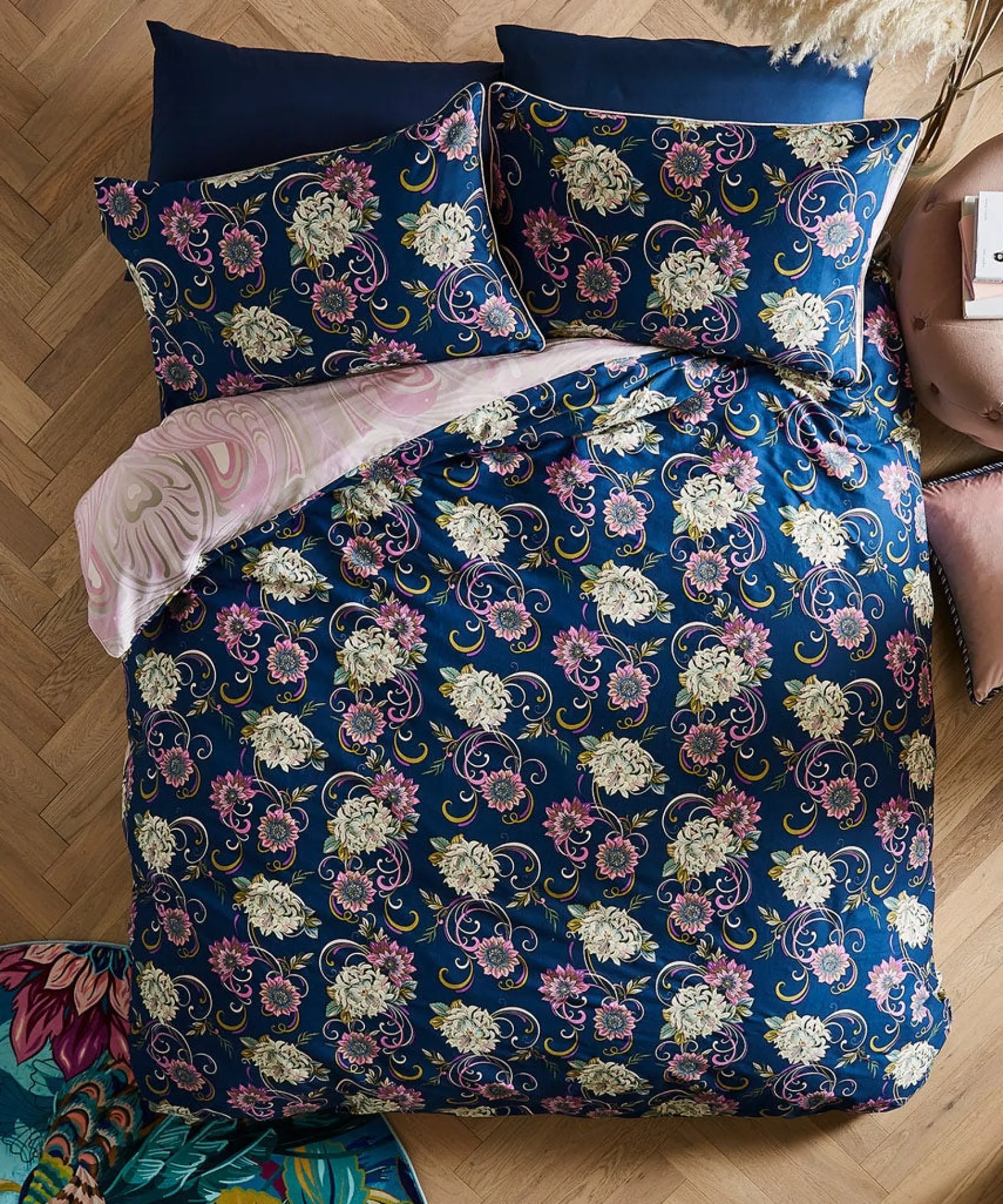 nouveau_peacock_reversibl_3.webp Bedding | Home Joe Browns Nouveau Peacock Reversible Bedset Blush