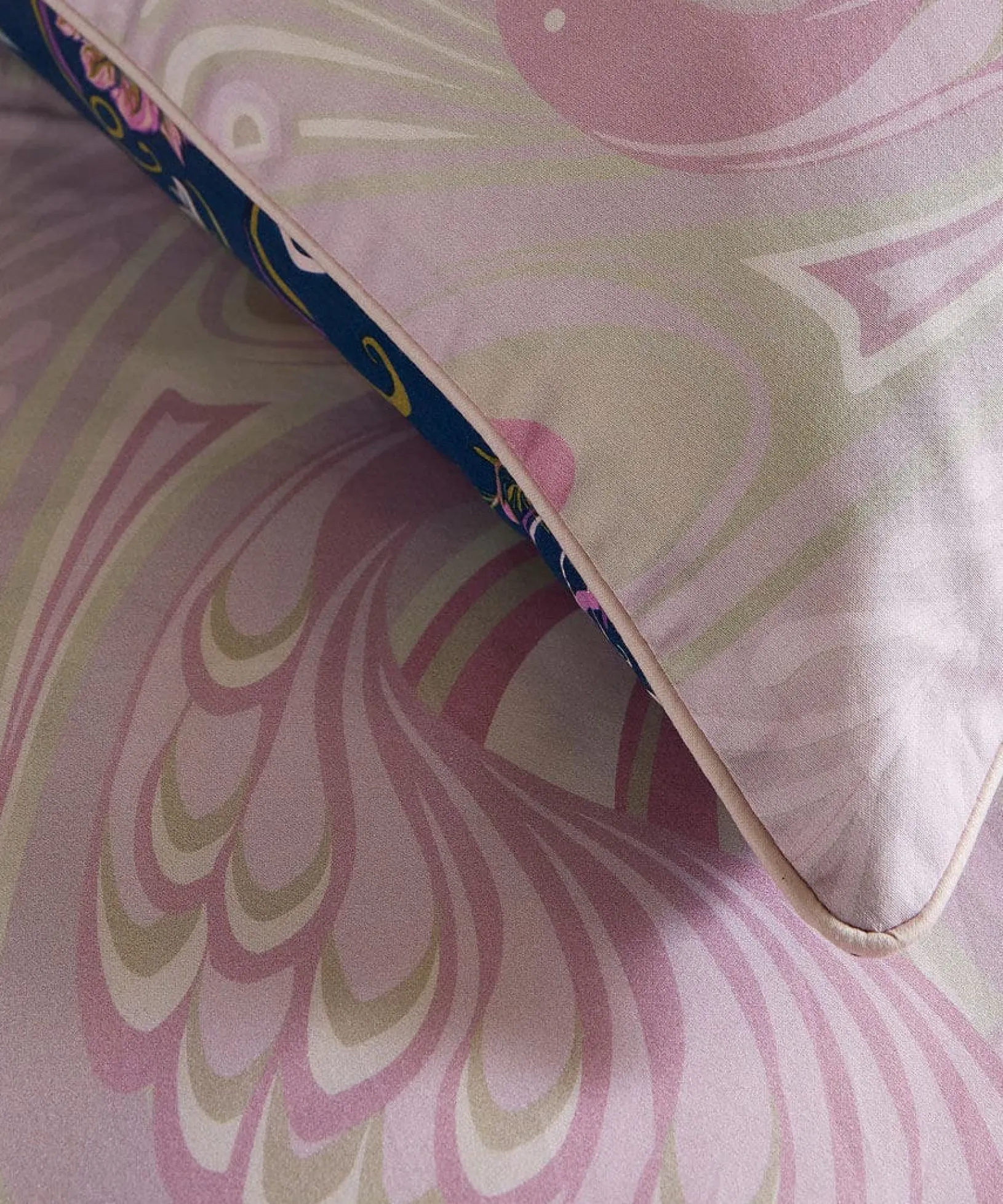 nouveau_peacock_reversibl_5.webp Bedding | Home Joe Browns Nouveau Peacock Reversible Bedset Blush