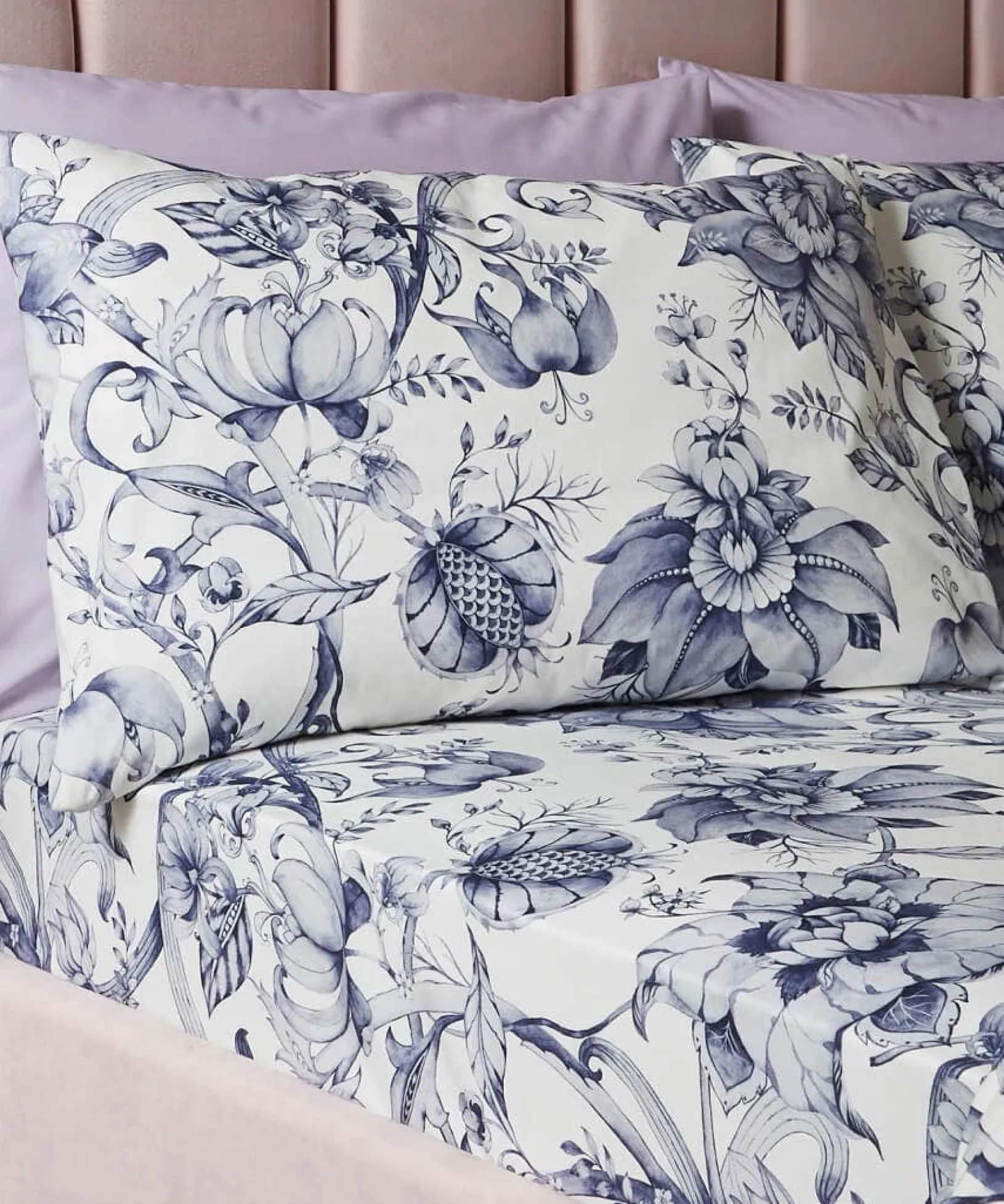 poised_peacocks_coordinat_1.webp Bedroom | Nouveau Reflections | Floral Décor | Nature Décor | Bedding | Home | Home | Home | Home | Home Joe Browns Poised Peacocks Coordinating Bedding Multi