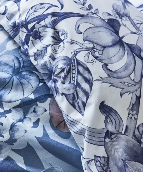 Bedroom | Nouveau Reflections | Floral Décor | Nature Décor | Animal Décor | Bedding | Home | Home | Home | Home | Home | Home Joe Browns Poised Peacocks Reversible Bed Set Blue
