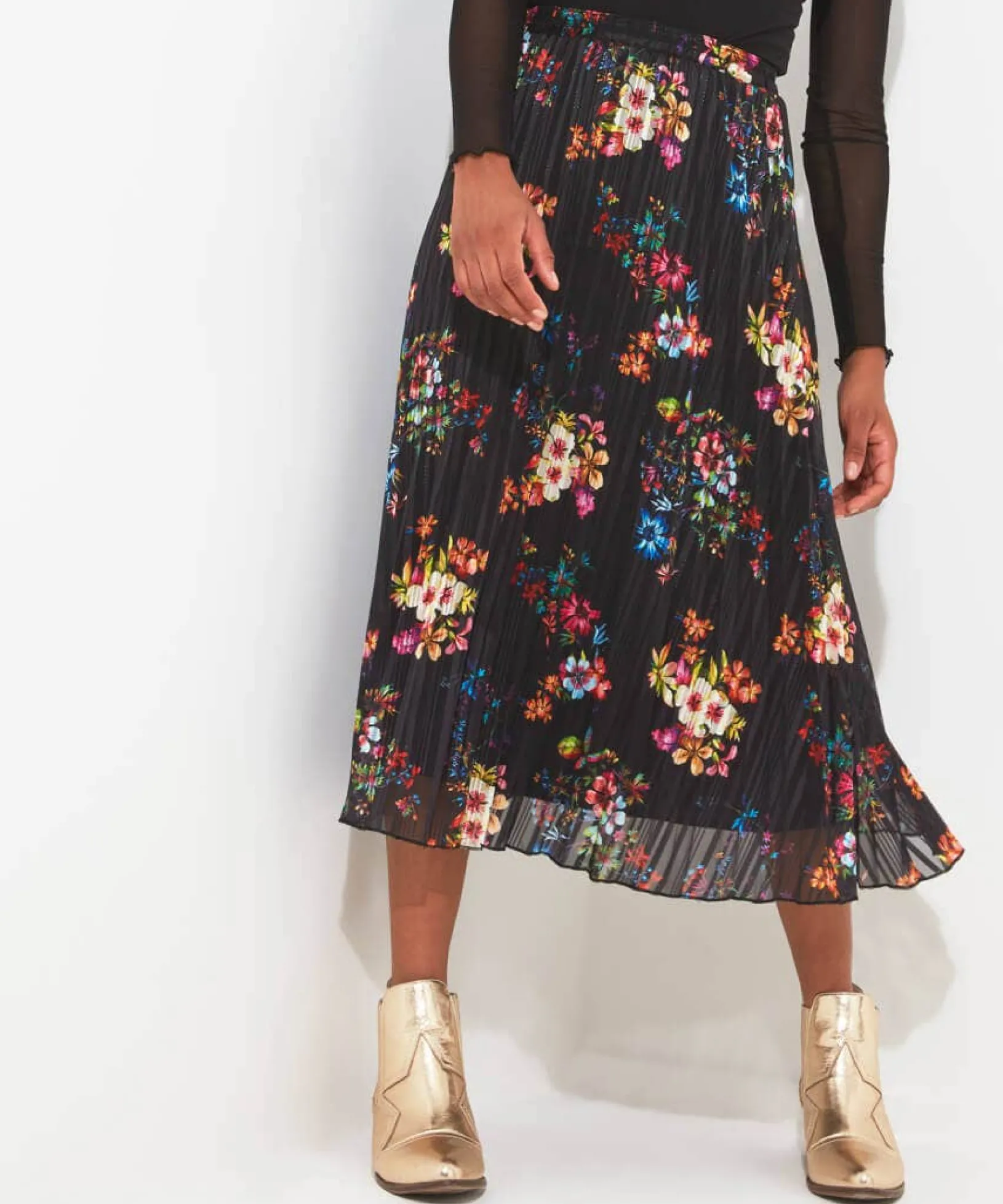 pop_of_colour_pleated_ski_2.webp Occasion Outfits | Skirts | Sale Skirts | Top Picks | Women's | Women's Joe Browns Pop Of Colour Pleated Skirt Black