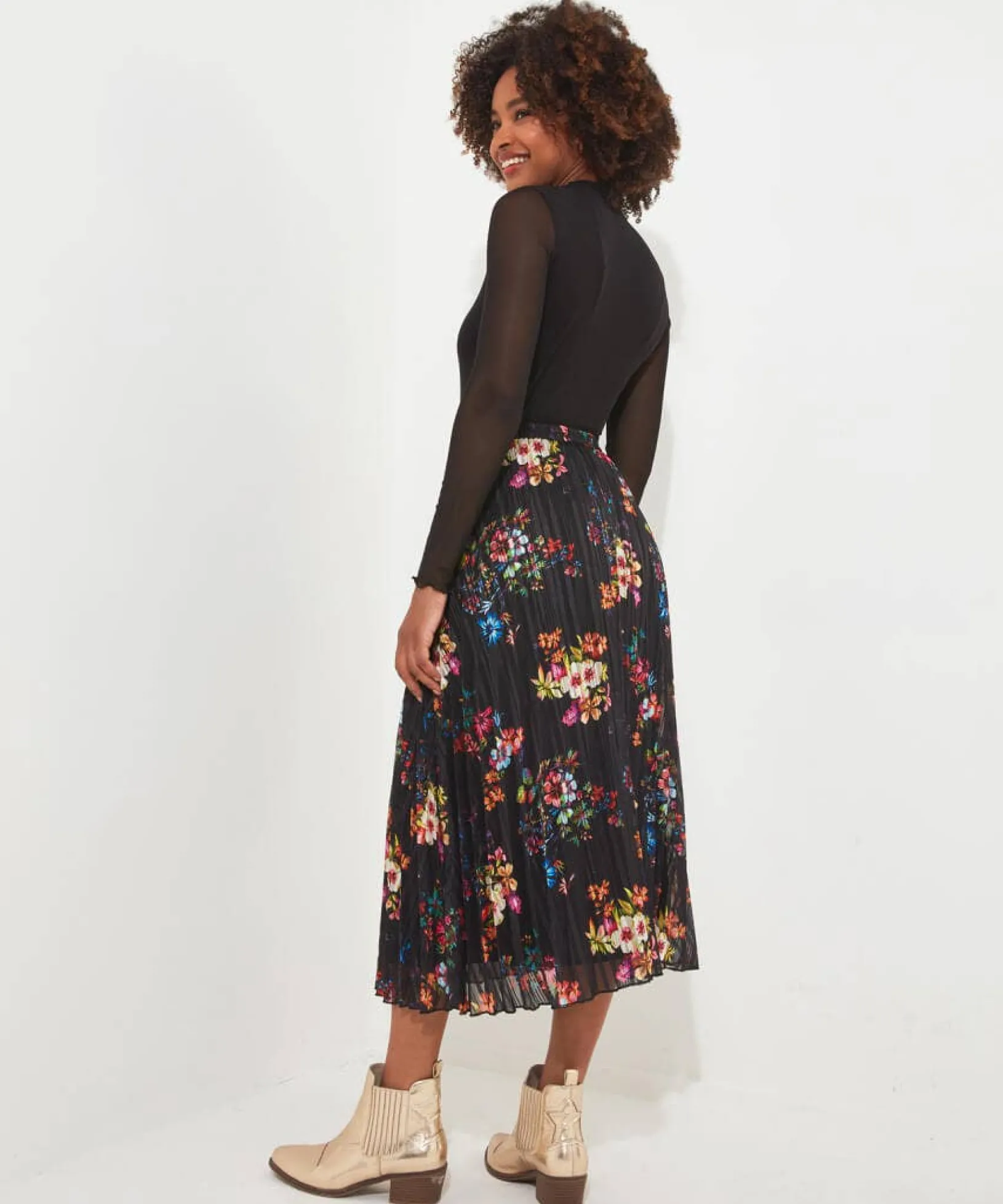 pop_of_colour_pleated_ski_3.webp Occasion Outfits | Skirts | Sale Skirts | Top Picks | Women's | Women's Joe Browns Pop Of Colour Pleated Skirt Black
