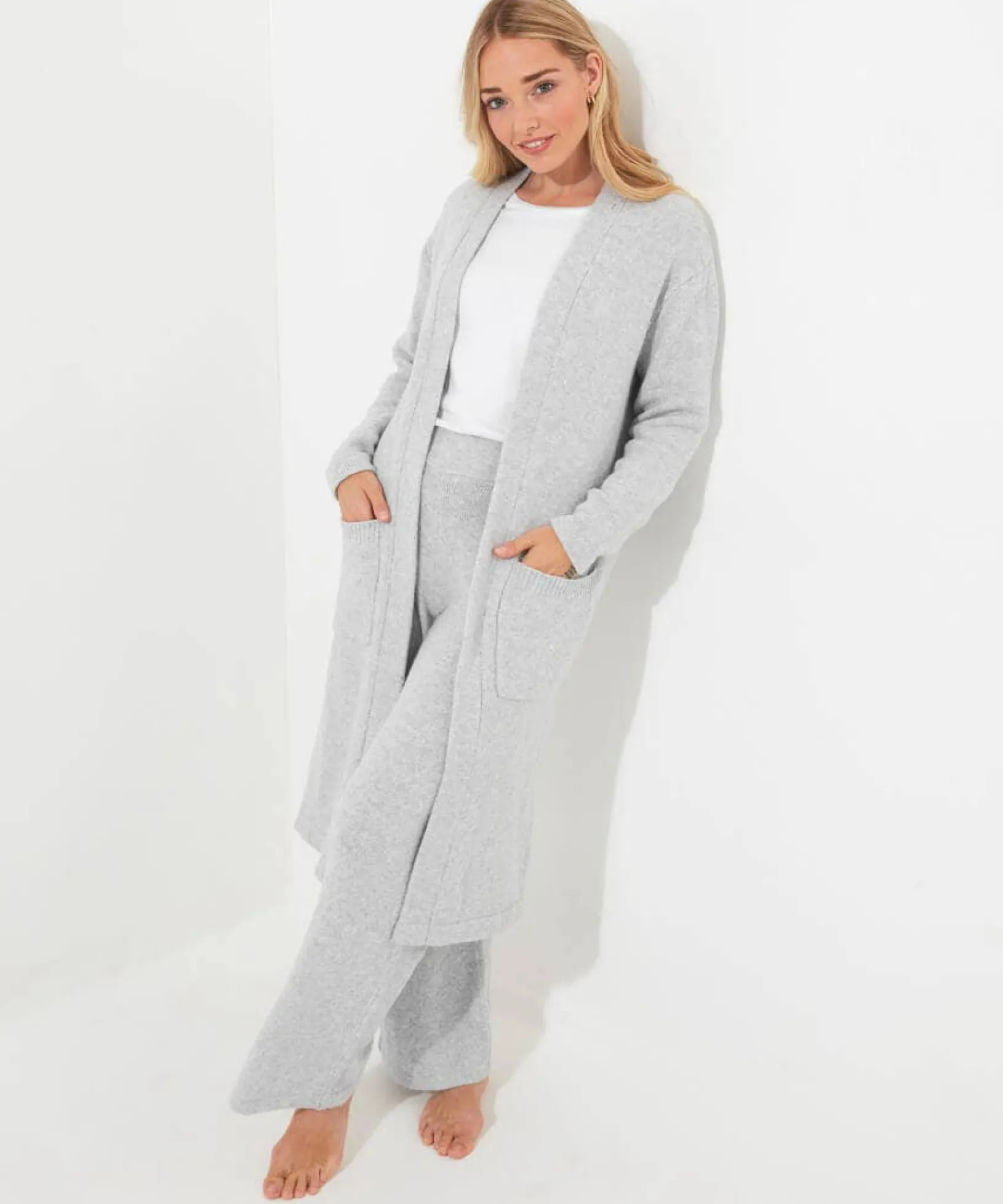 sloe_joes_longline_cardig_0.webp Pyjamas & Loungewear | Gifts | Cardigans & Coatigans | Women's | Women's | Top Picks Joe Browns Sloe Joes Longline Cardigan Grey