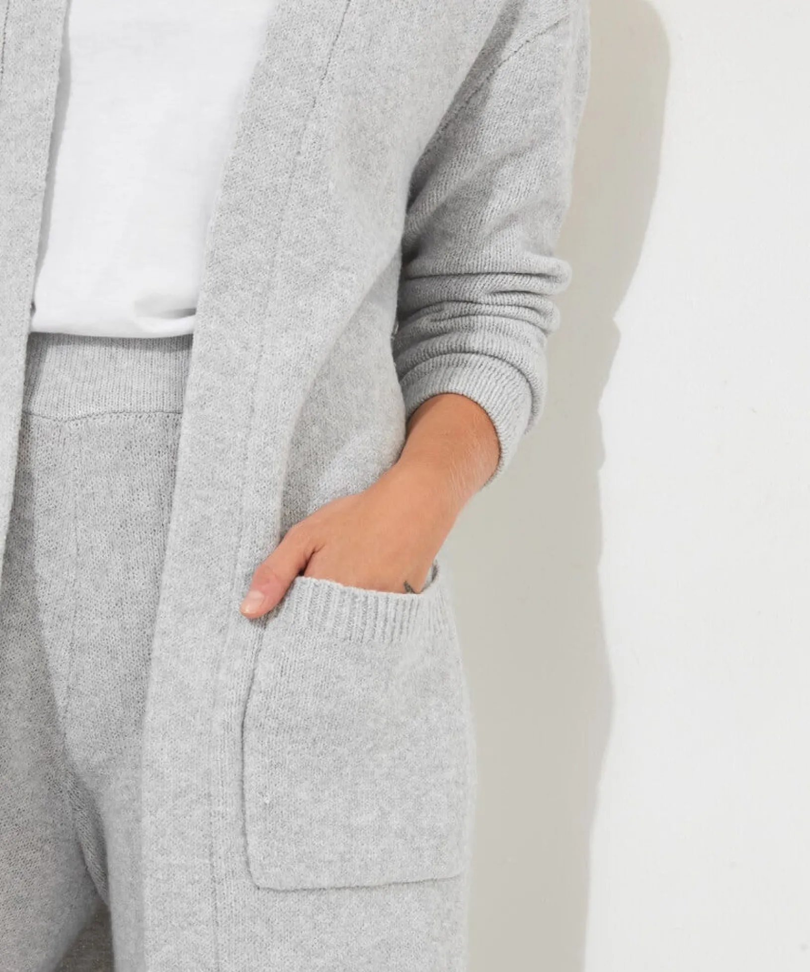sloe_joes_longline_cardig_5.webp Pyjamas & Loungewear | Gifts | Cardigans & Coatigans | Women's | Women's | Top Picks Joe Browns Sloe Joes Longline Cardigan Grey