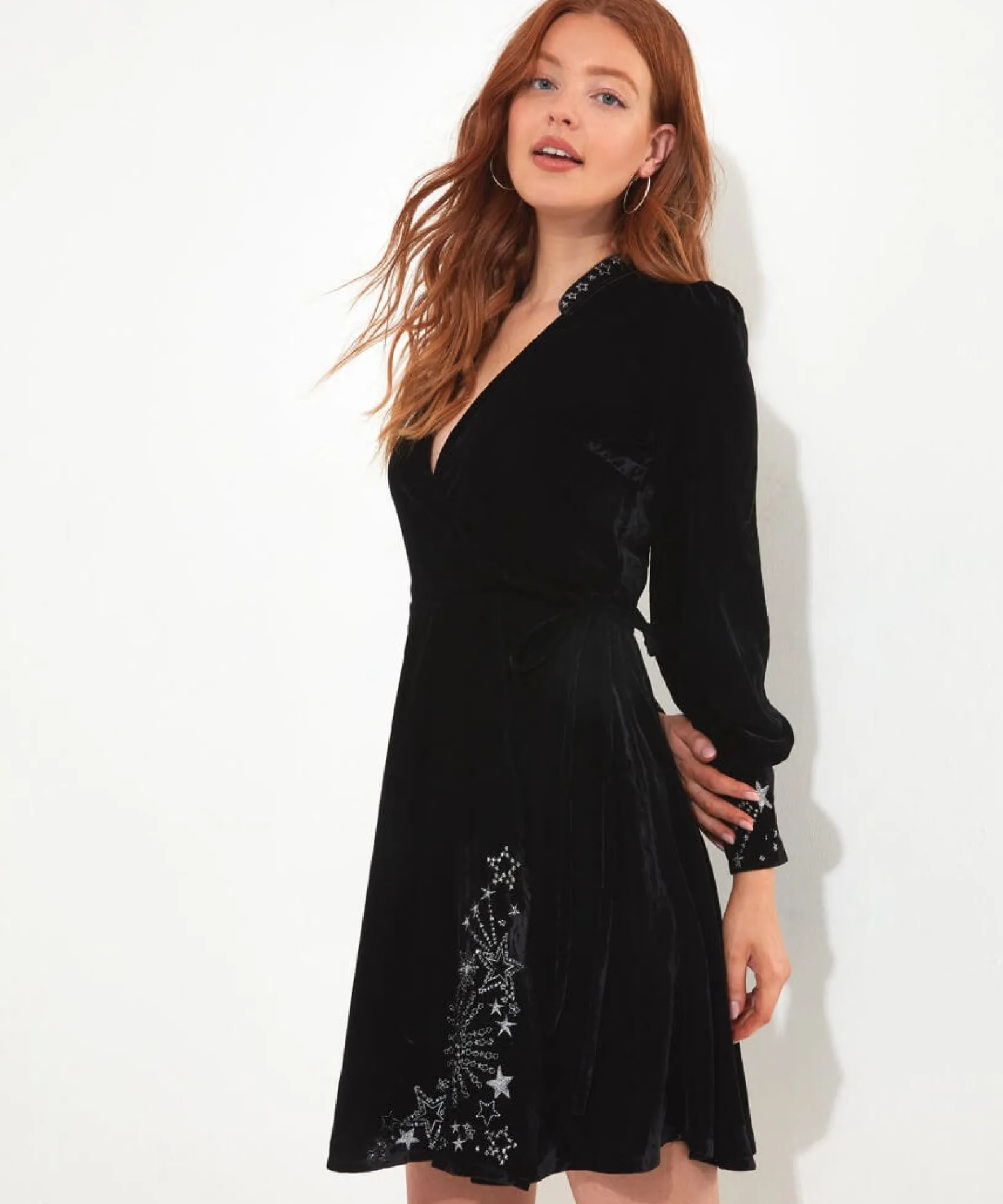 starlight_velvet_dress_0.webp Shop Women's Collection | Velvet & Devor茅 Dresses | Party Dresses | Occasion Outfits | Dresses | Sale Dresses | Top Picks | Top Picks | Top Picks | Top Picks | Women's | Women's Joe Browns Starlight Velvet Dress Black
