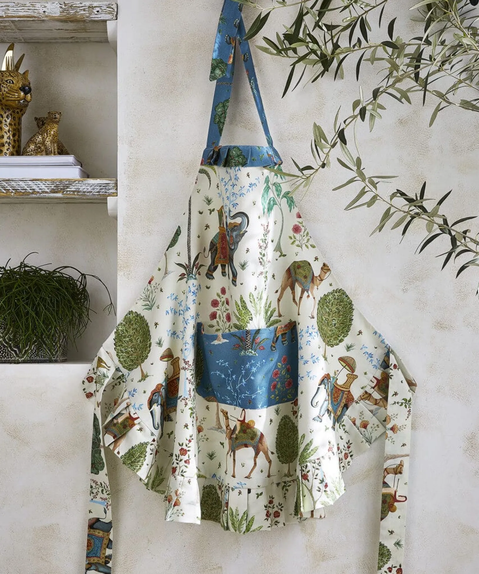 wanderlust_apron_0.webp Nature Décor | Tea Towels | Kitchen | Home | Home | Home Joe Browns Wanderlust Apron Multi